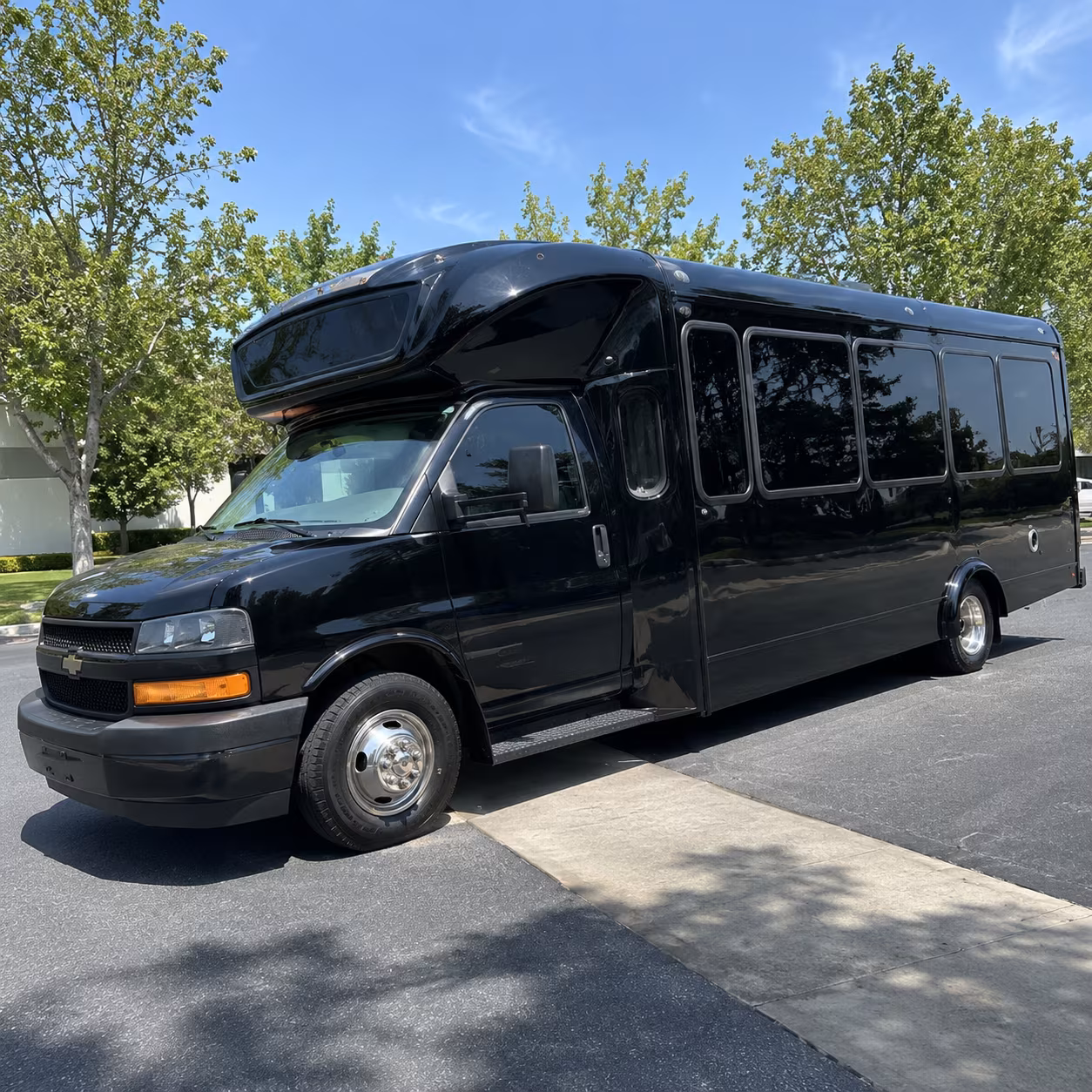 bradenton 15 passenger party bus